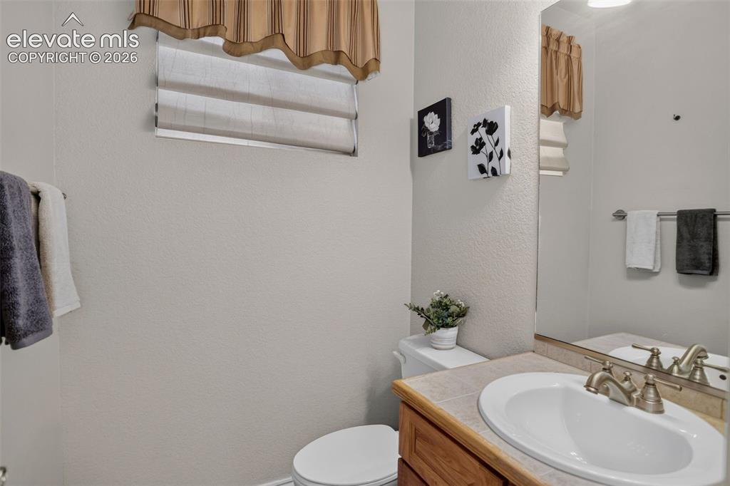Image 30 of 44: Bathroom