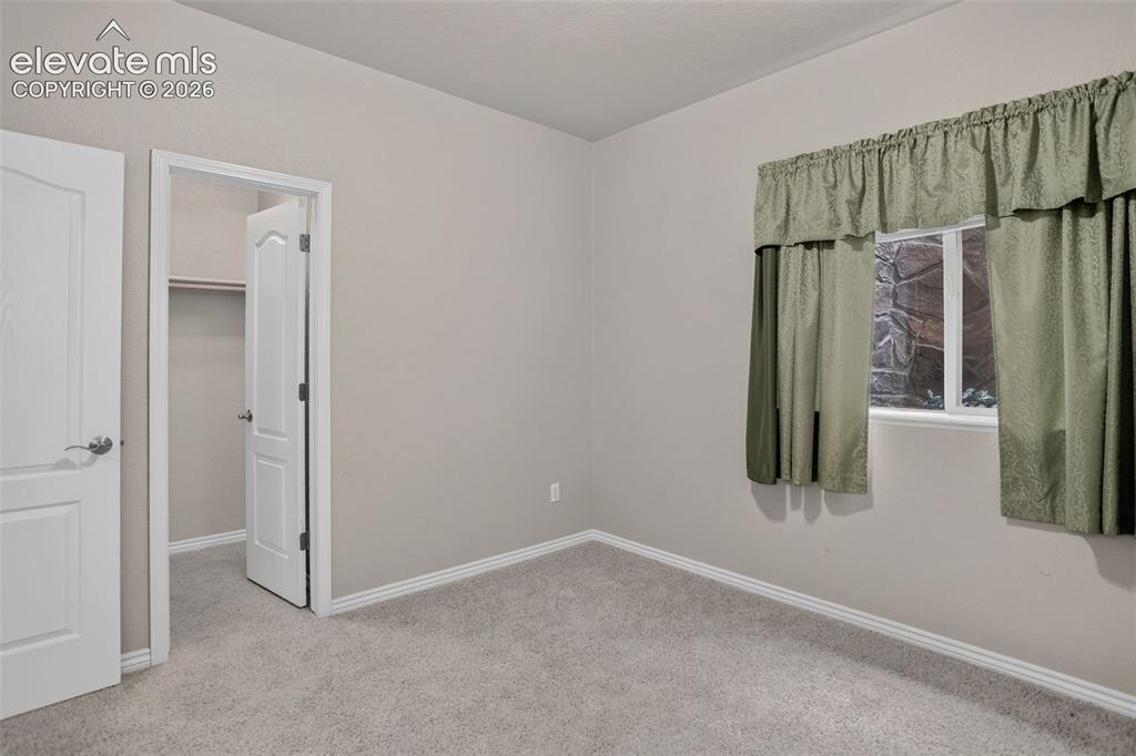 Image 35 of 44: Bedroom
