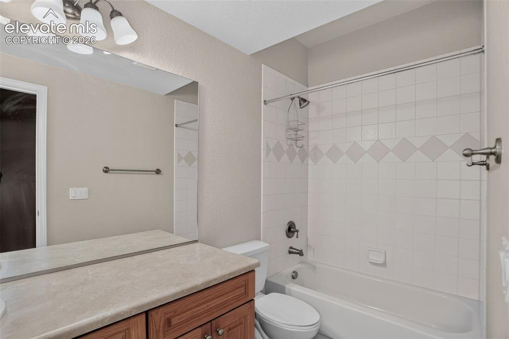 Image 40 of 44: Bathroom