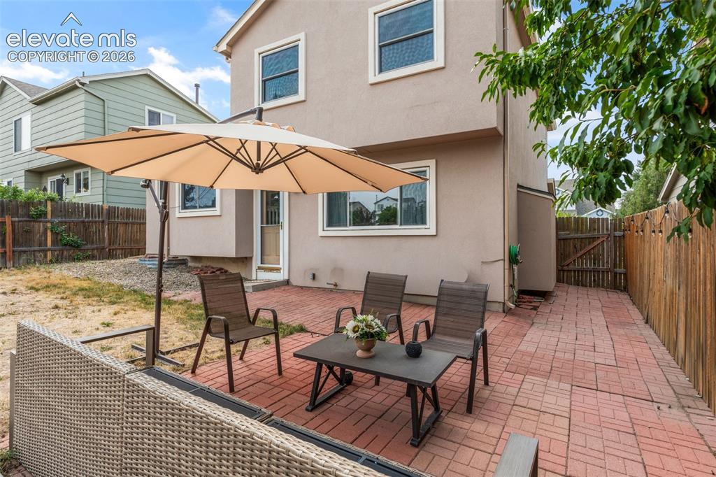Image 40 of 50: Perfect patio area