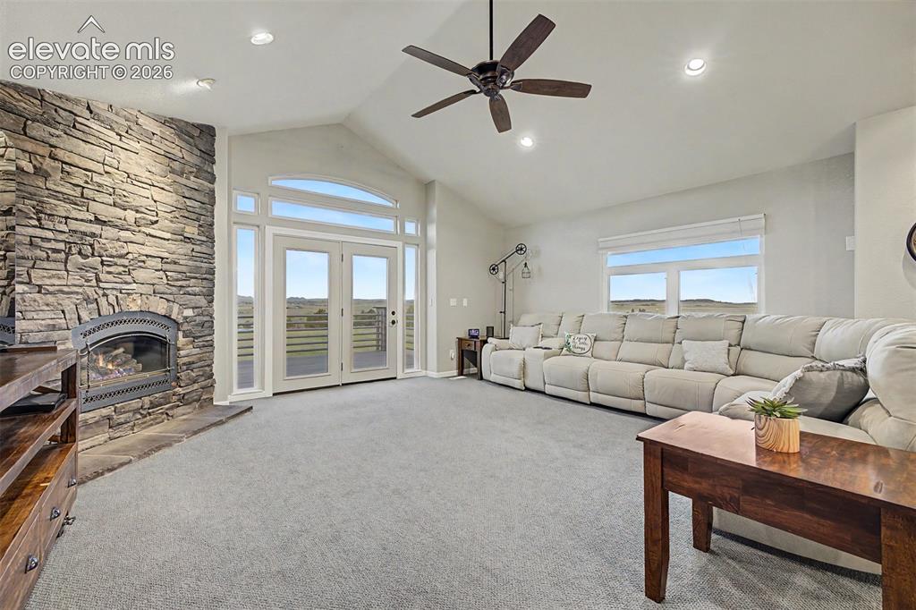 Image 10 of 50: Living Room