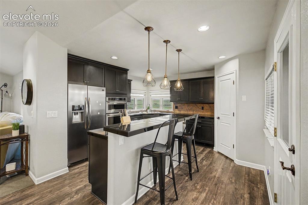 Image 14 of 50: Kitchen