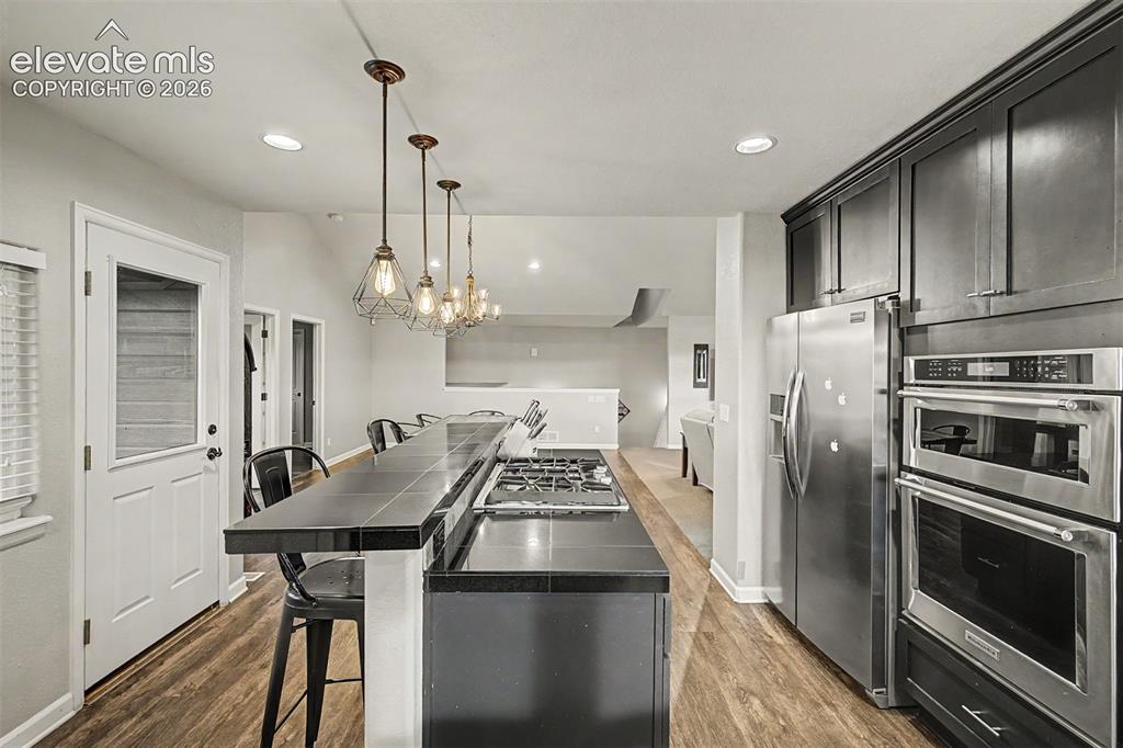 Image 16 of 50: Kitchen