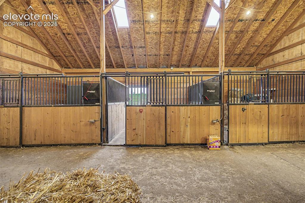 Image 47 of 50: Stable