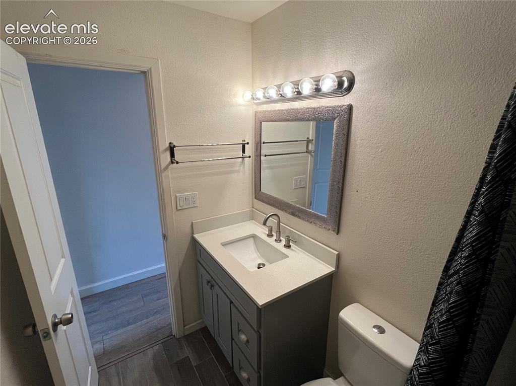 Image 14 of 20: Bathroom