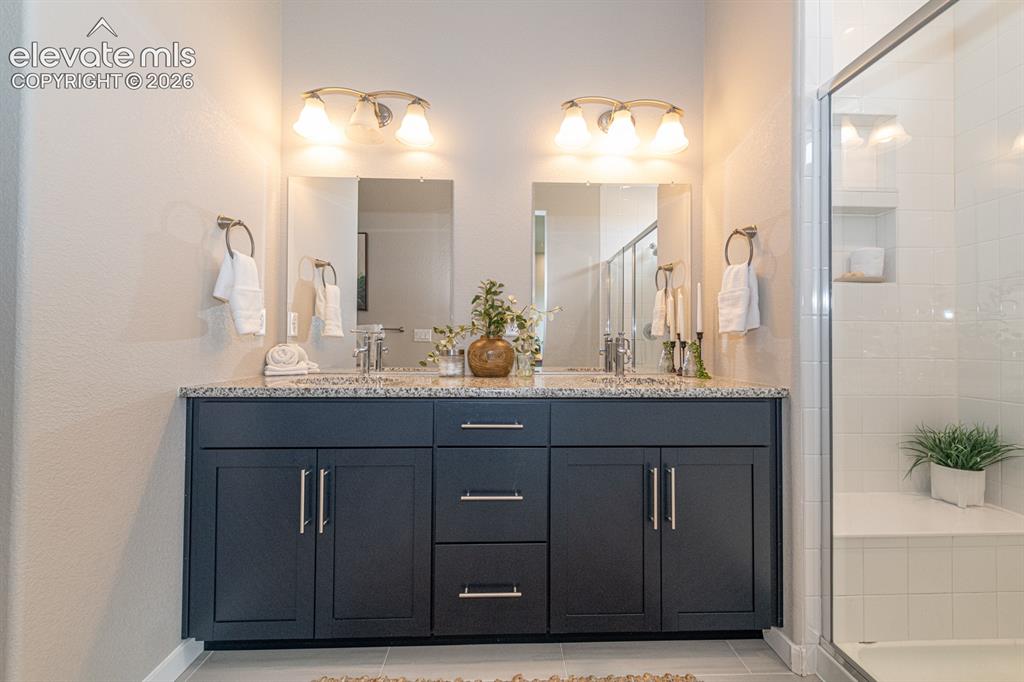Image 10 of 37: Bathroom