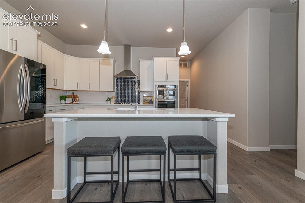 Image 15 of 37: Kitchen