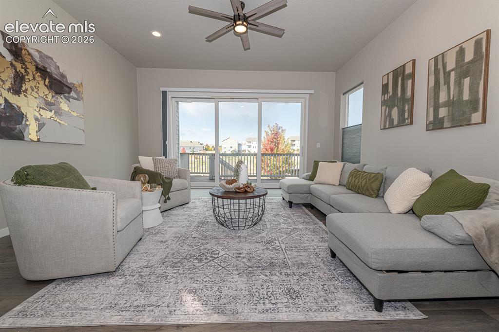 Image 18 of 37: Great Room