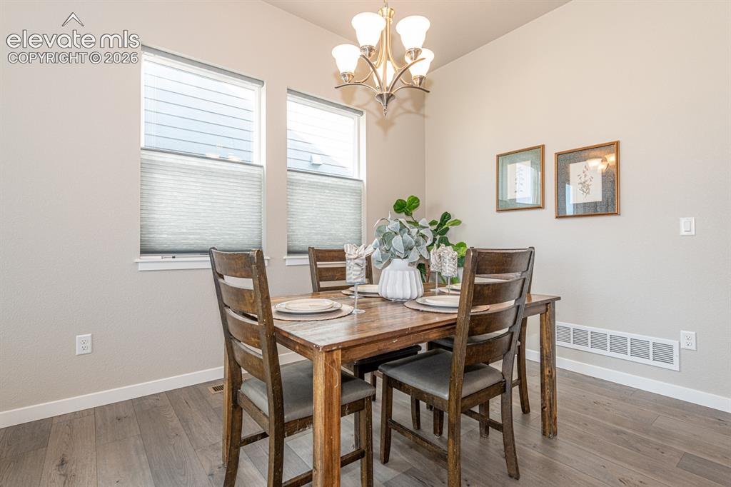 Image 8 of 37: Dining Area
