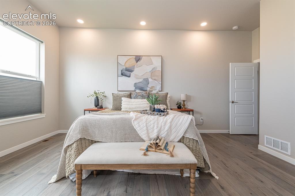 Image 9 of 37: Bedroom
