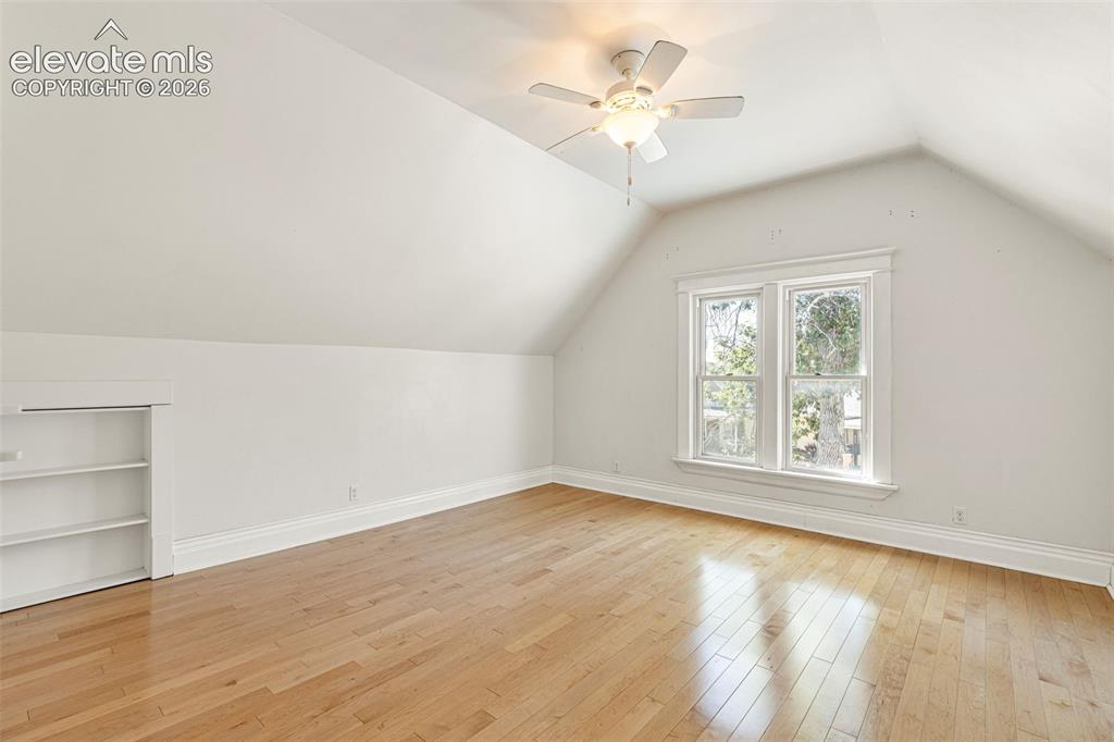 Image 21 of 30: Bonus Room