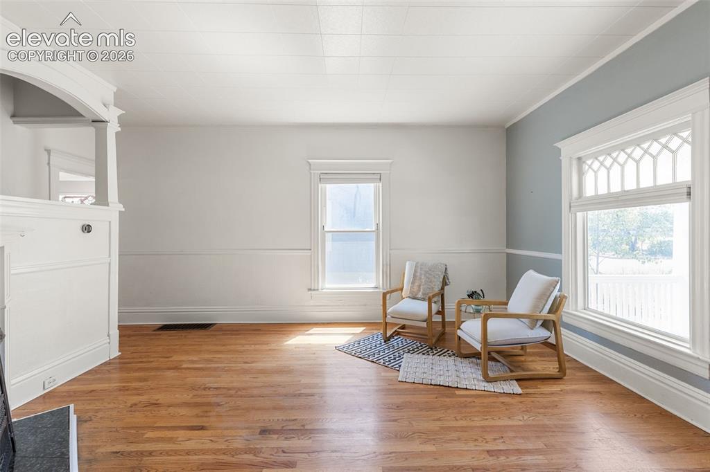 Image 6 of 30: Sitting Room