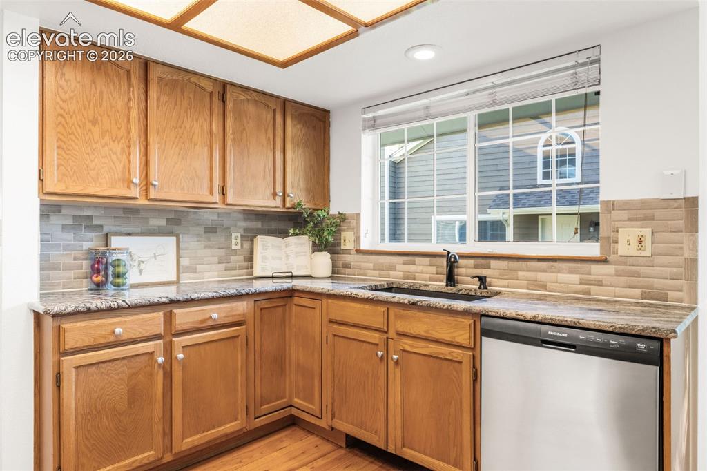 Image 12 of 29: Kitchen