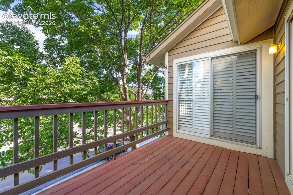 Image 20 of 29: Deck