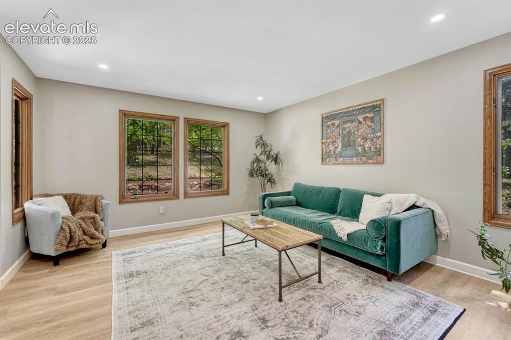Image 8 of 49: Floor Plan
