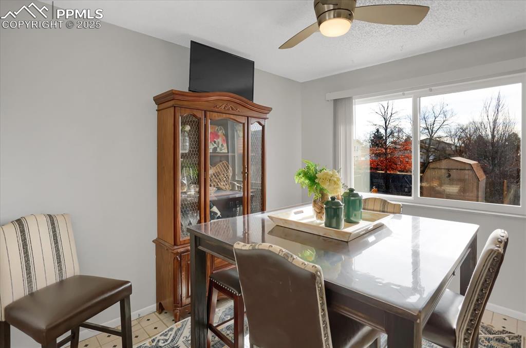 Image 13 of 47: Dining Area