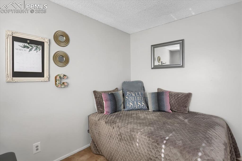 Image 17 of 47: Bedroom