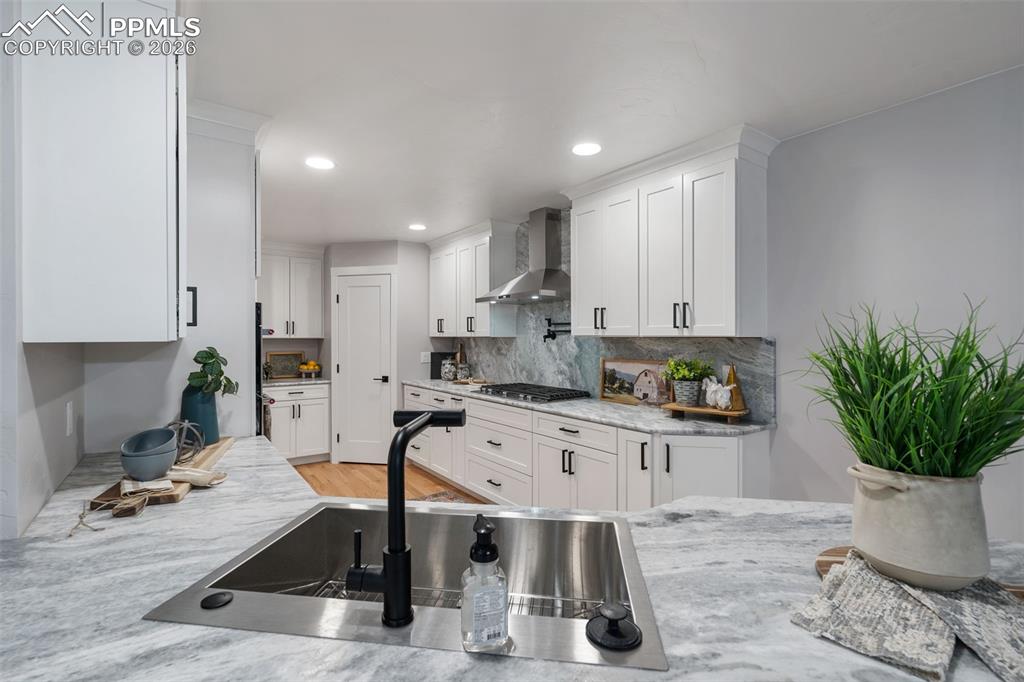 Image 12 of 49: Kitchen