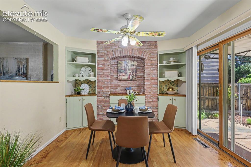 Image 10 of 37: Dining Area