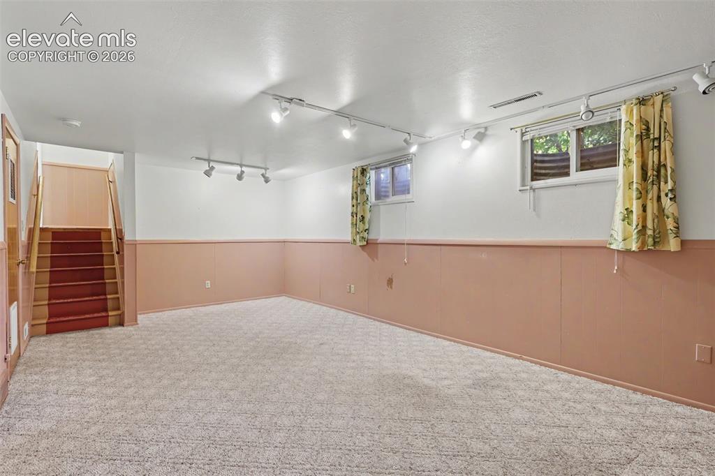 Image 12 of 37: Family Room