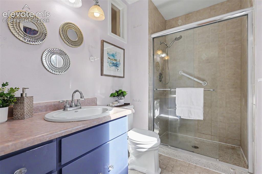 Image 13 of 37: Bathroom