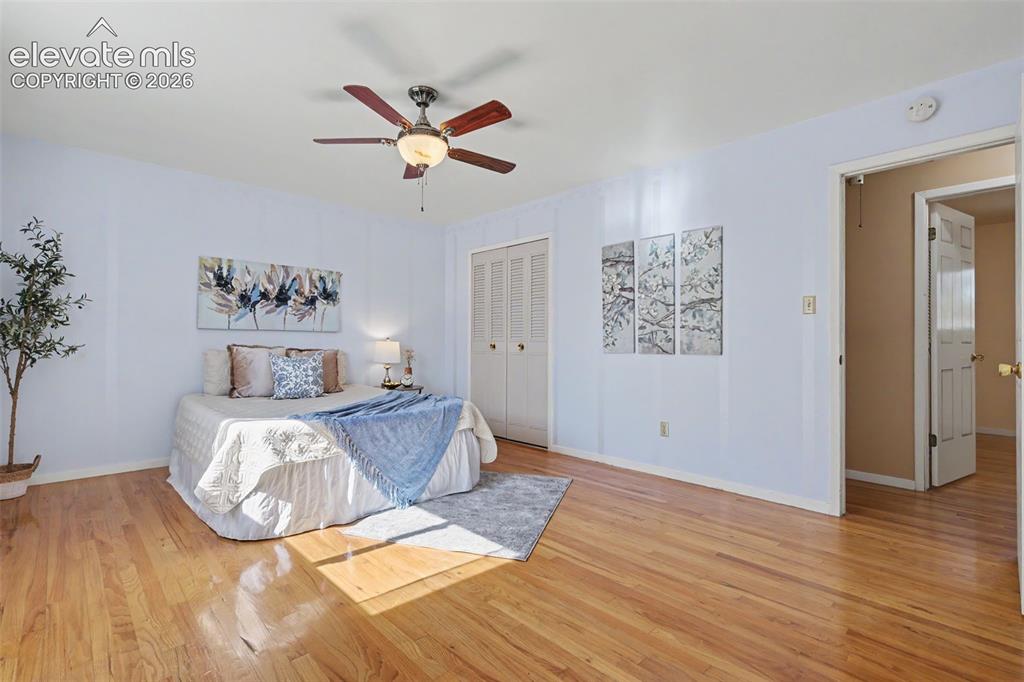 Image 15 of 37: Bedroom