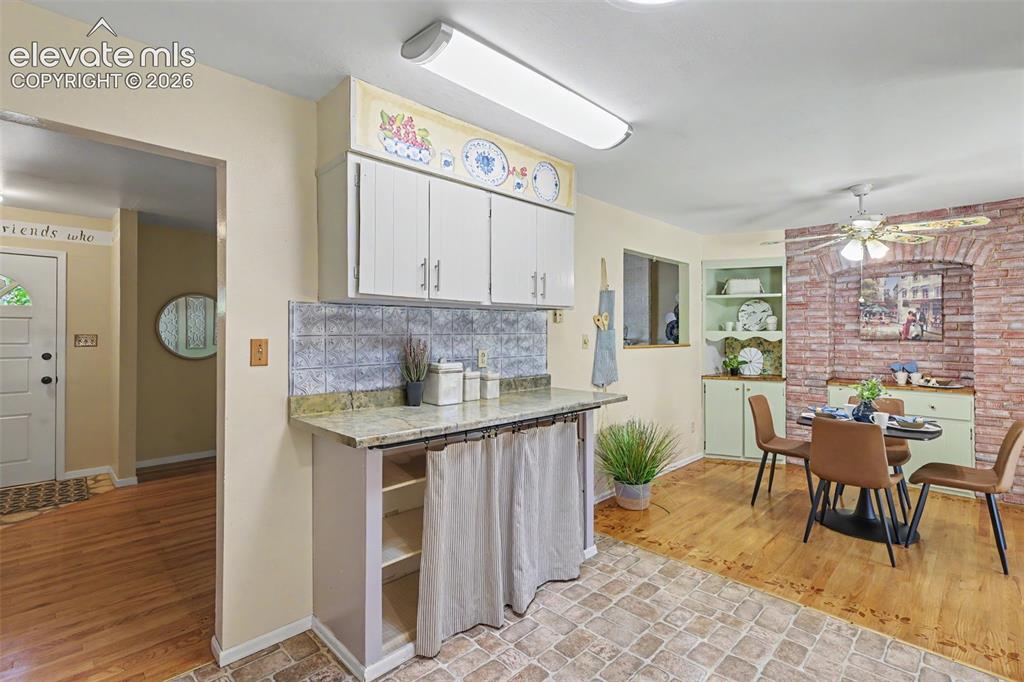 Image 7 of 37: Kitchen