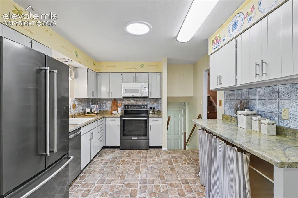 Image 8 of 37: Kitchen