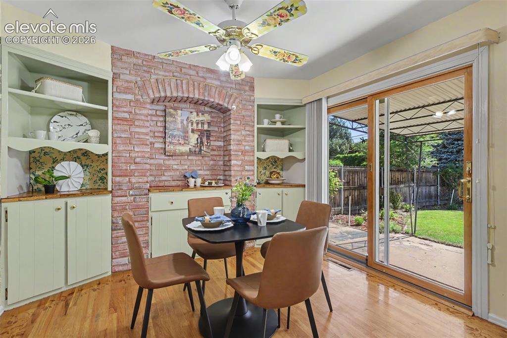 Image 9 of 37: Dining Area