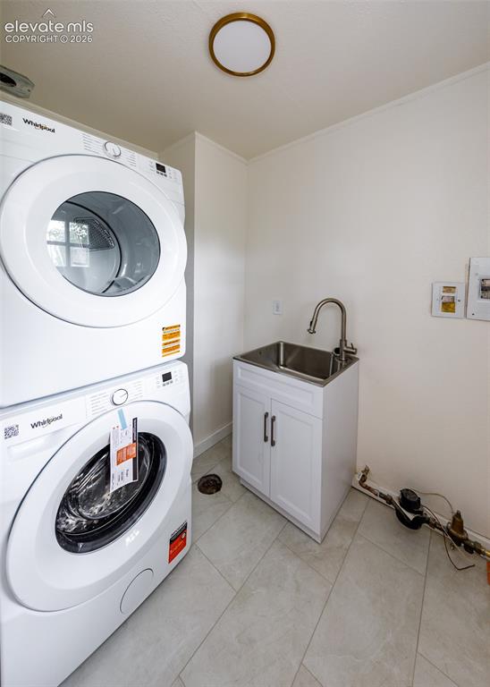 Image 12 of 30: Laundry