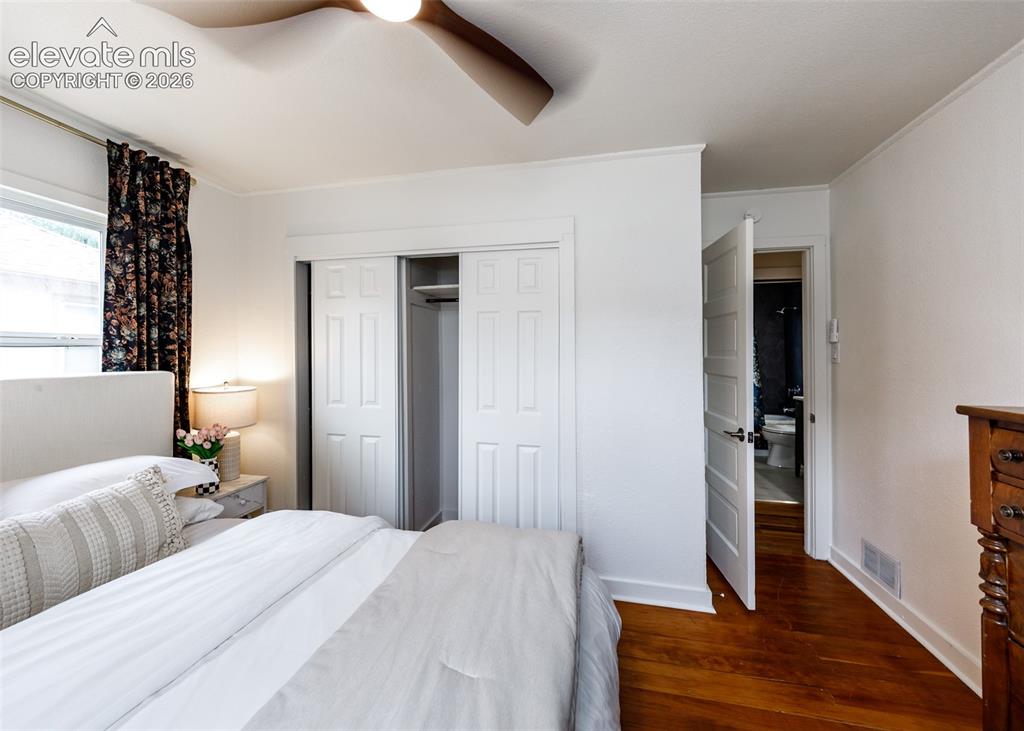 Image 16 of 30: Bedroom