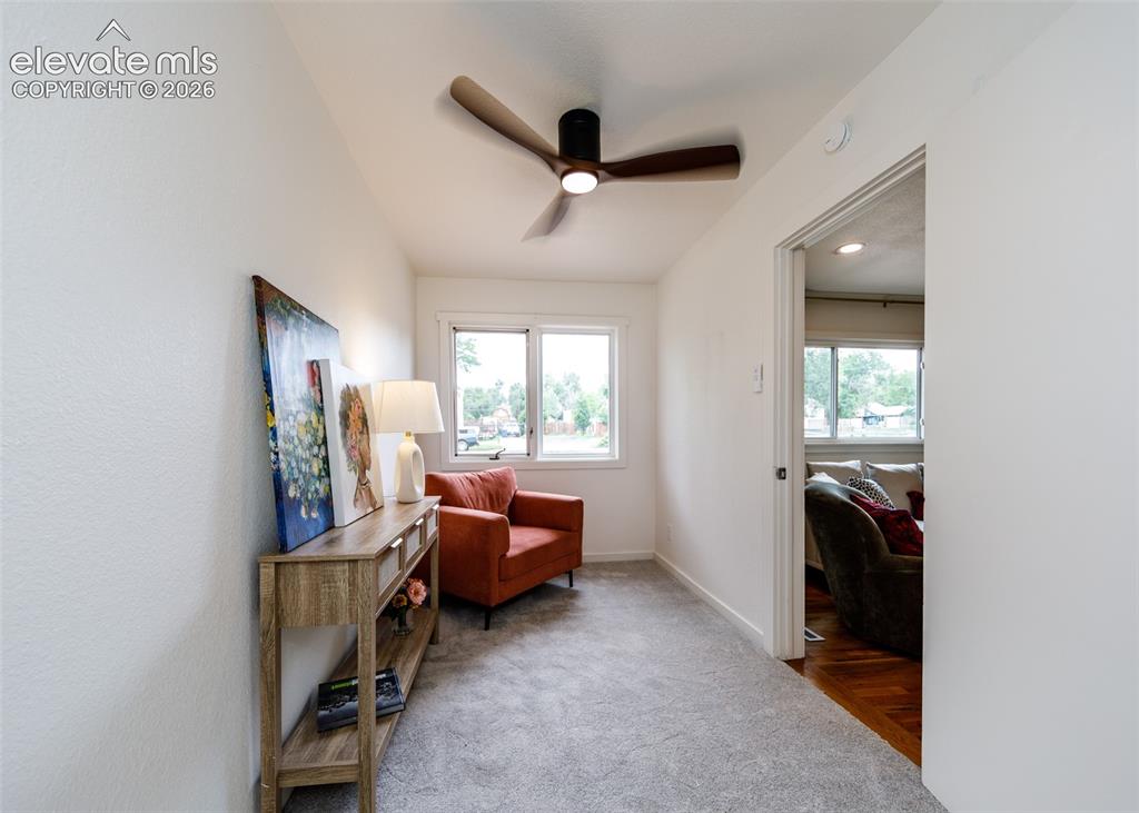 Image 19 of 30: Sitting Room