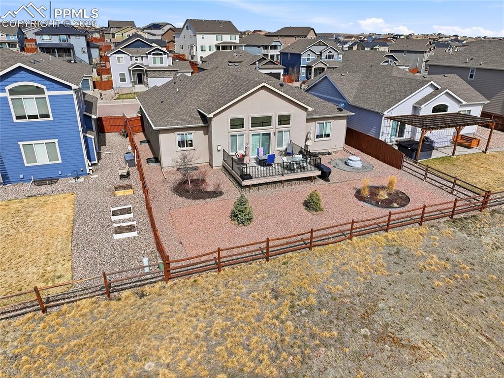 Image 31 of 43: Back of Structure