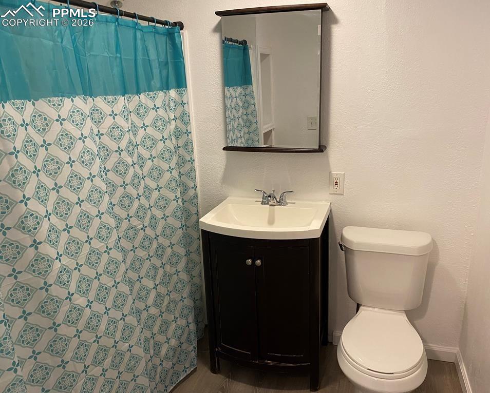 Image 12 of 46: Bathroom