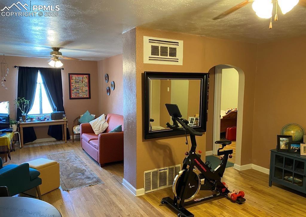 Image 15 of 46: Living Room