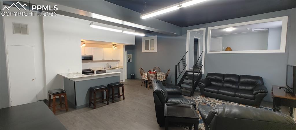 Image 30 of 46: Living Room