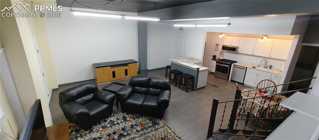 Image 38 of 46: Living Room