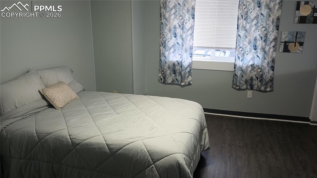 Image 43 of 46: Bedroom