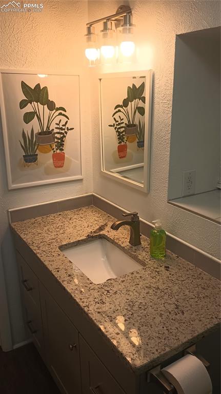 Image 46 of 46: Bathroom