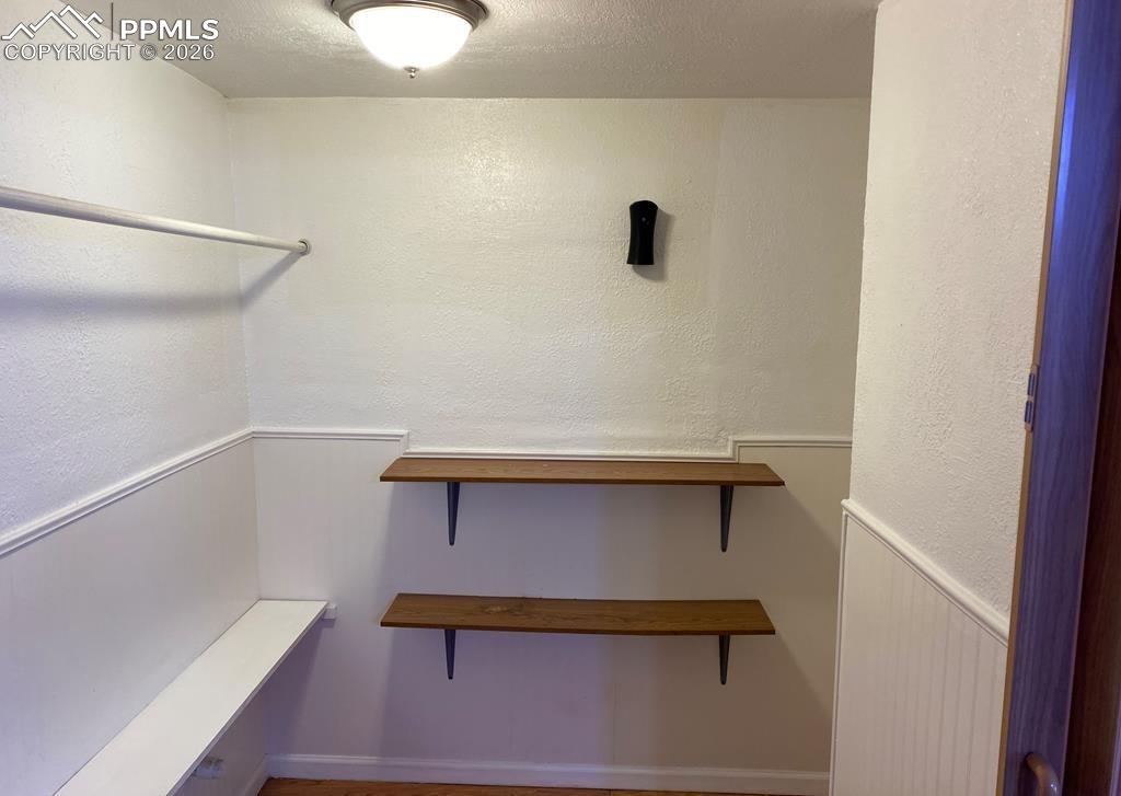 Image 9 of 46: Closet