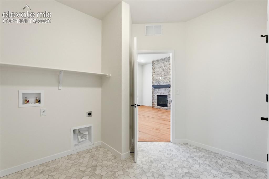 Image 11 of 39: Garage Entry