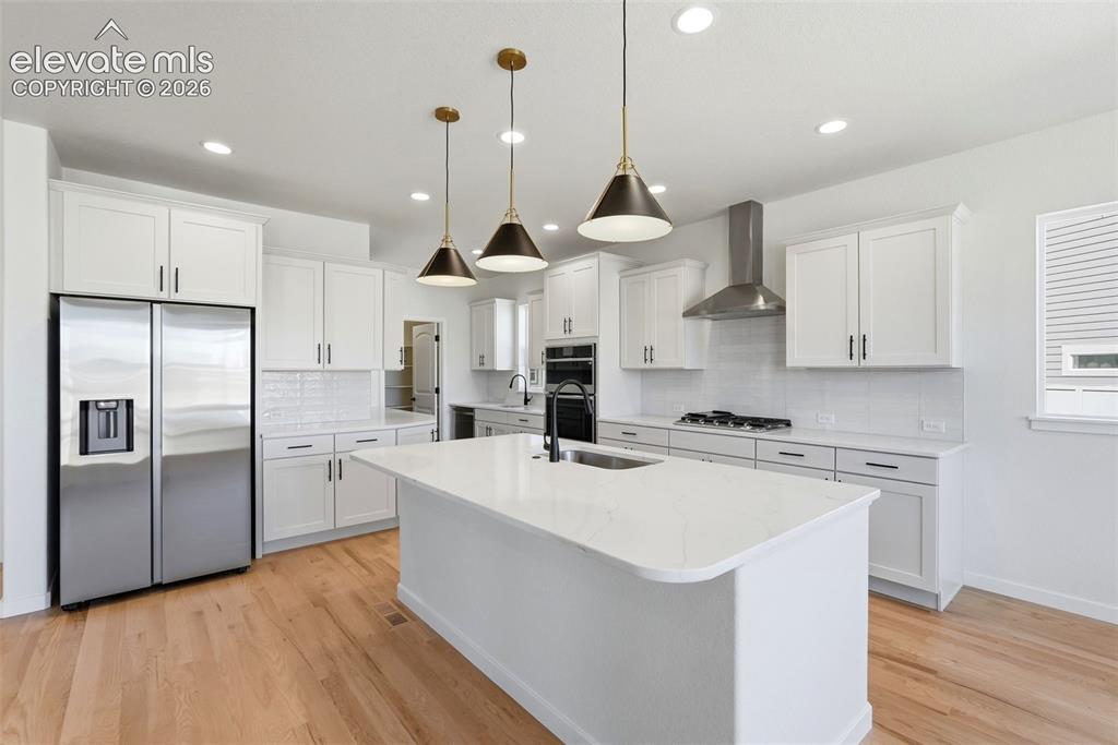 Image 12 of 39: Kitchen