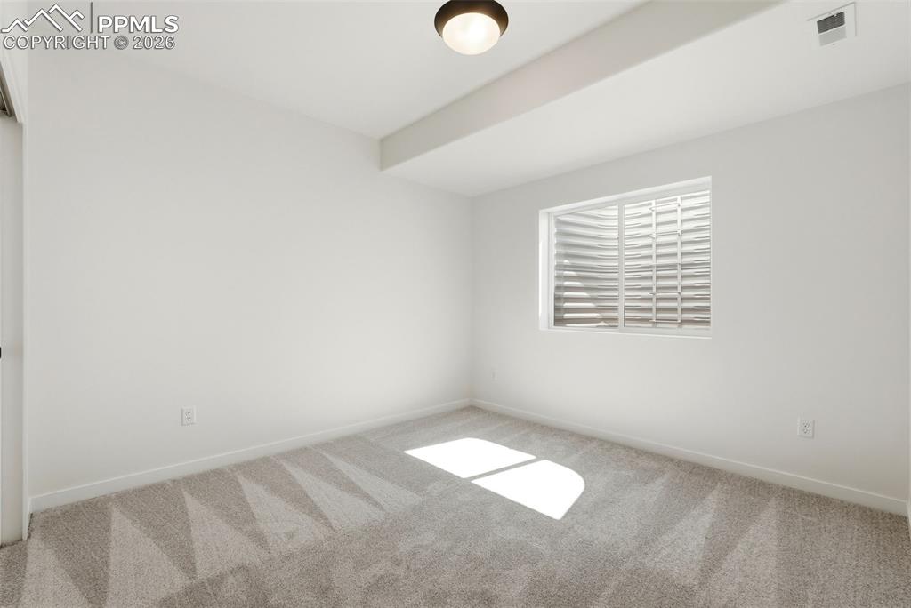 Image 20 of 28: Lower Level Bed 1