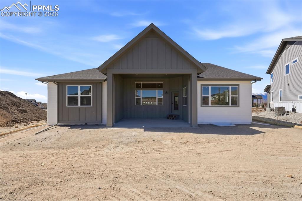 Image 25 of 28: Back of Structure