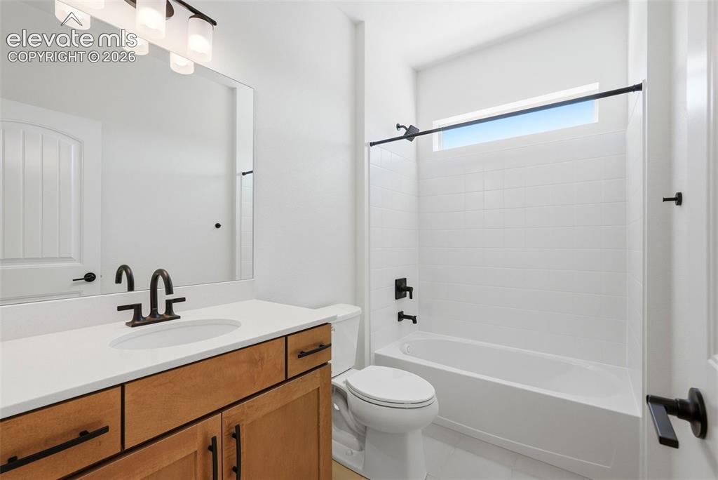 Image 5 of 39: Main Level 3/4 Bath