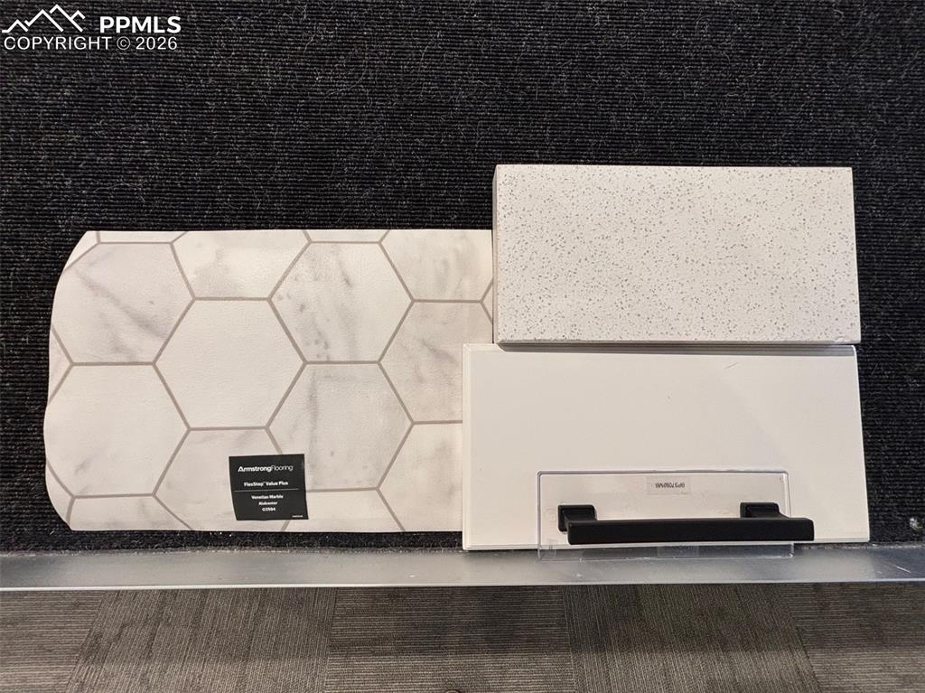 Image 6 of 9: Laundry