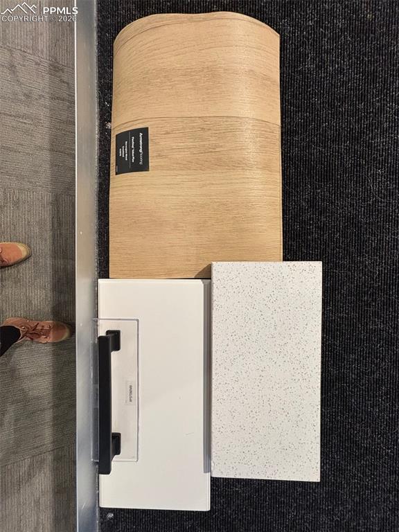 Image 9 of 9: Wet Bar Selection