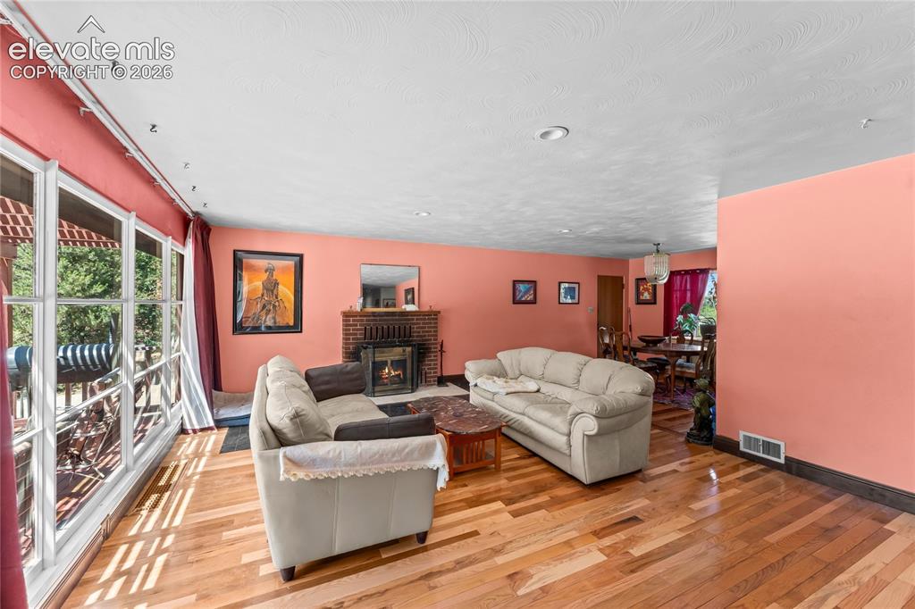 Image 3 of 36: Living Room