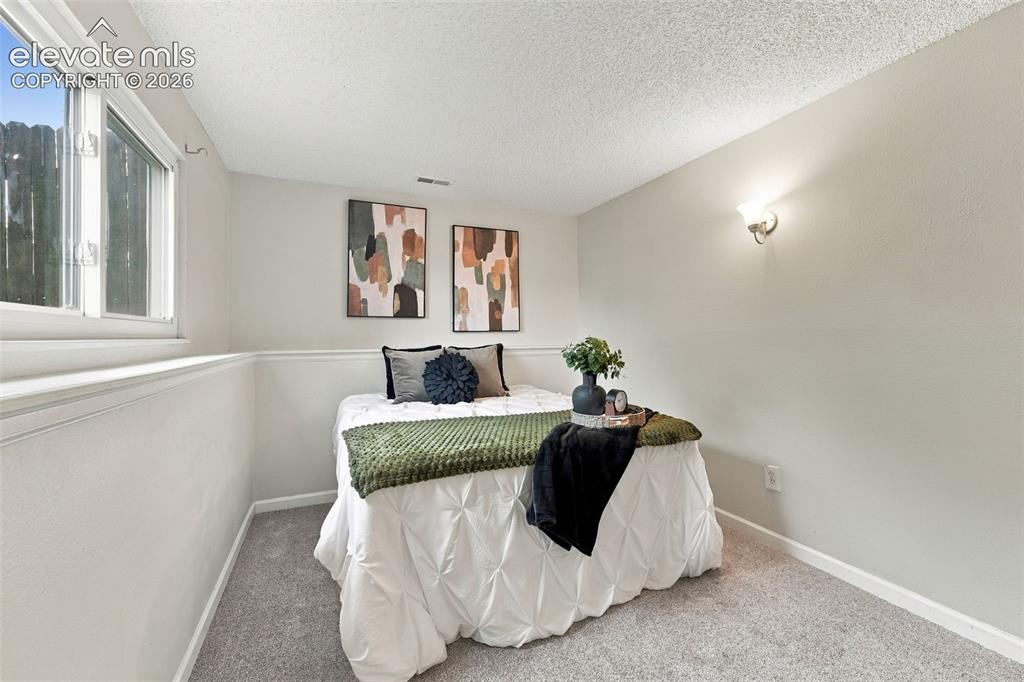 Image 17 of 24: Bedroom