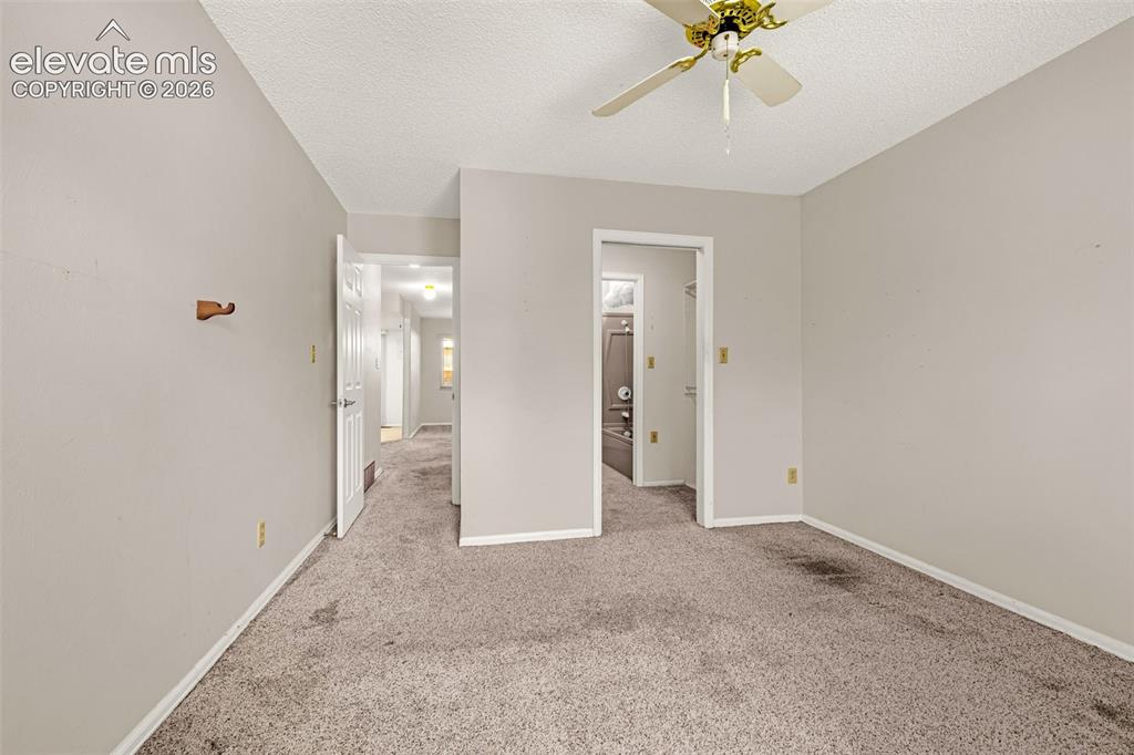 Image 17 of 37: Bedroom